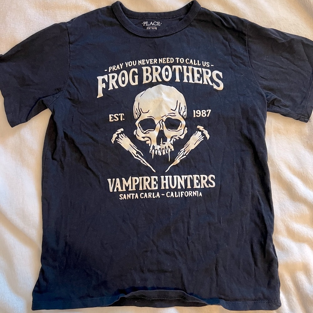 Vampire hunter tee (Lost Boys)